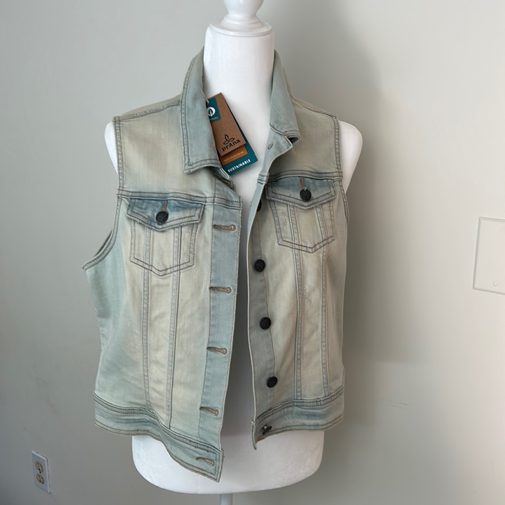 Women’s Prana Denim Vest, washed out, large, nwt